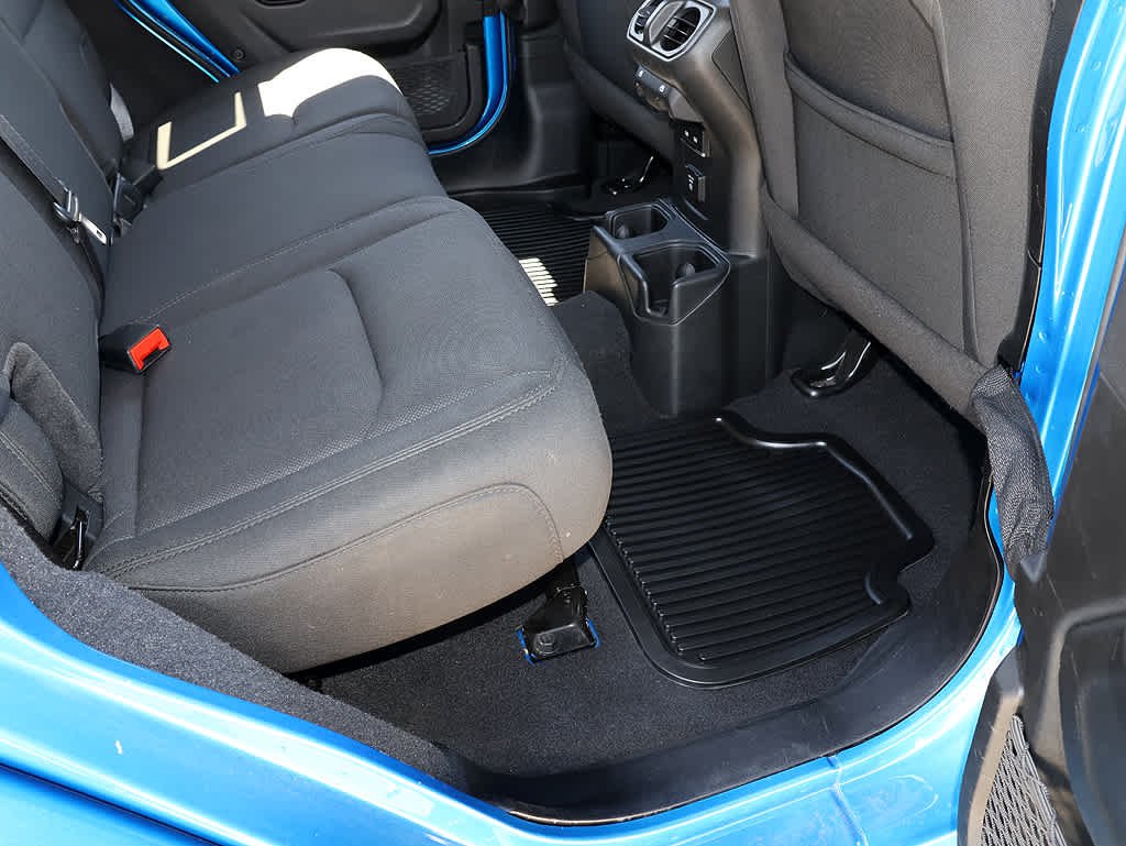 2023 Jeep Wrangler 4-Door Sahara - Photo 34