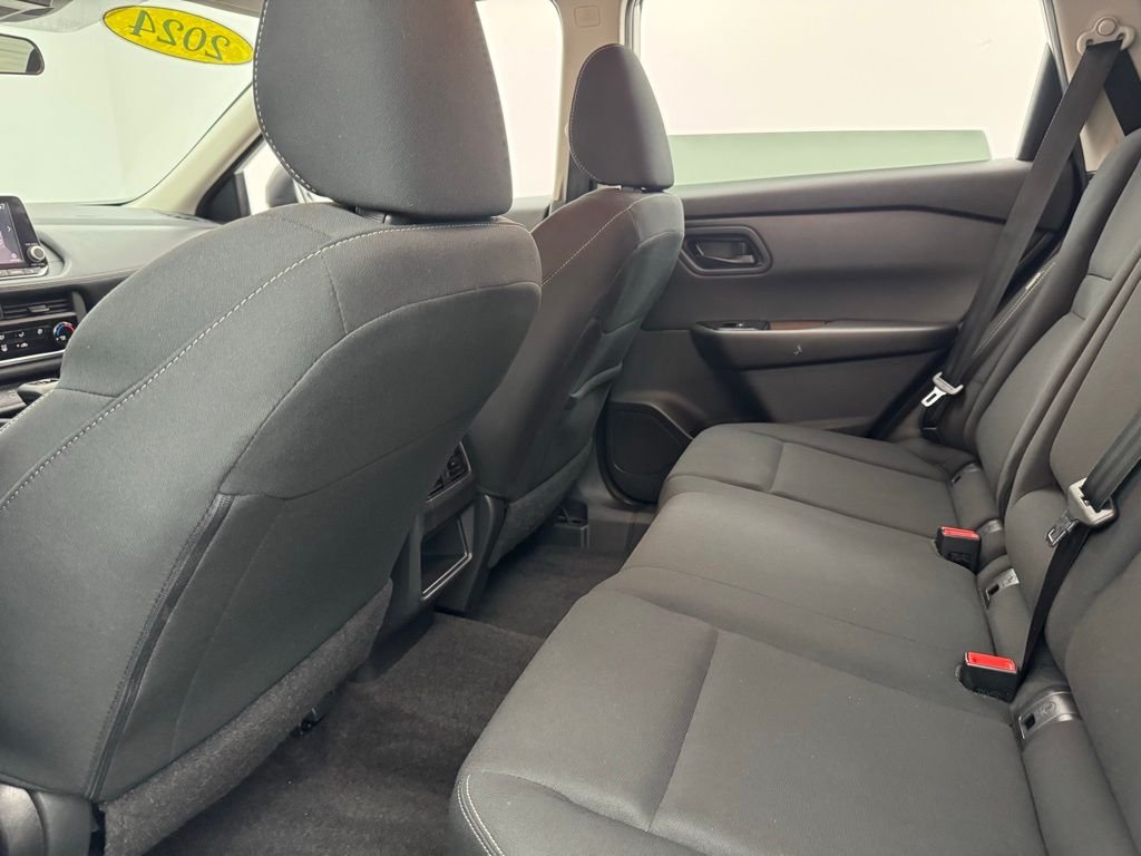 Used 2024 Glacier White Nissan S image 35