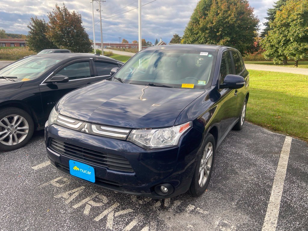 Used 2014 Blue Mitsubishi SE image 3
