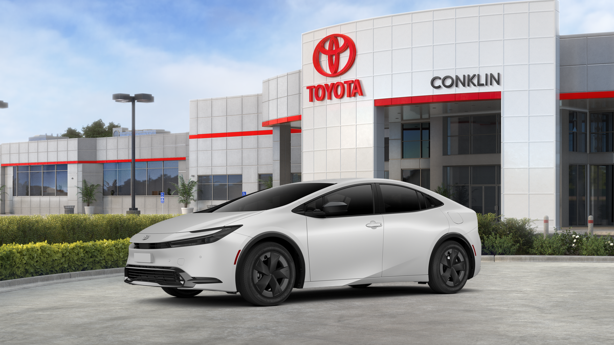 New 2026 Wind Chill Pearl Toyota LE image 2