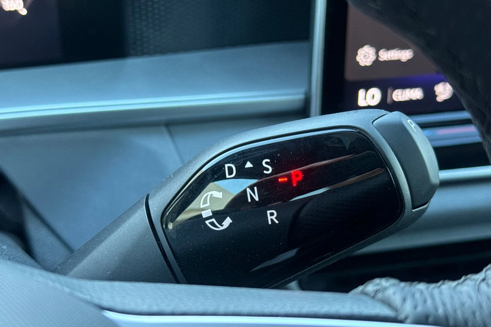 2026 Volkswagen Tiguan SE R-LINE BLACK - Photo 21