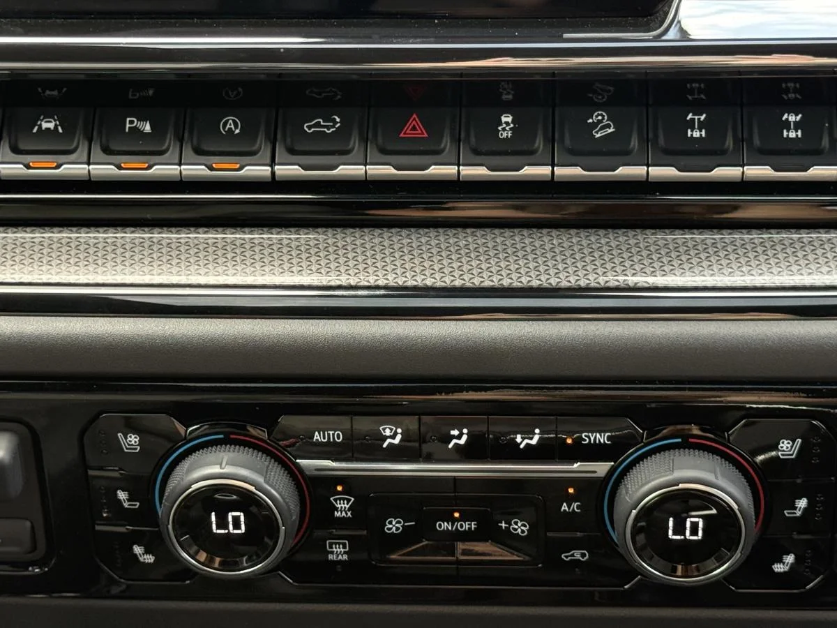 Used 2025 Black Chevrolet ZR2 image 26