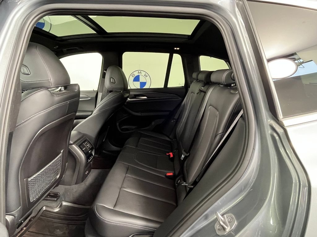 Used 2023 Gray BMW xDrive30i image 18