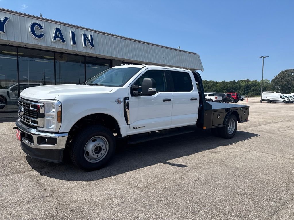 New 2026 Oxford White Ford F-350® XL image 2