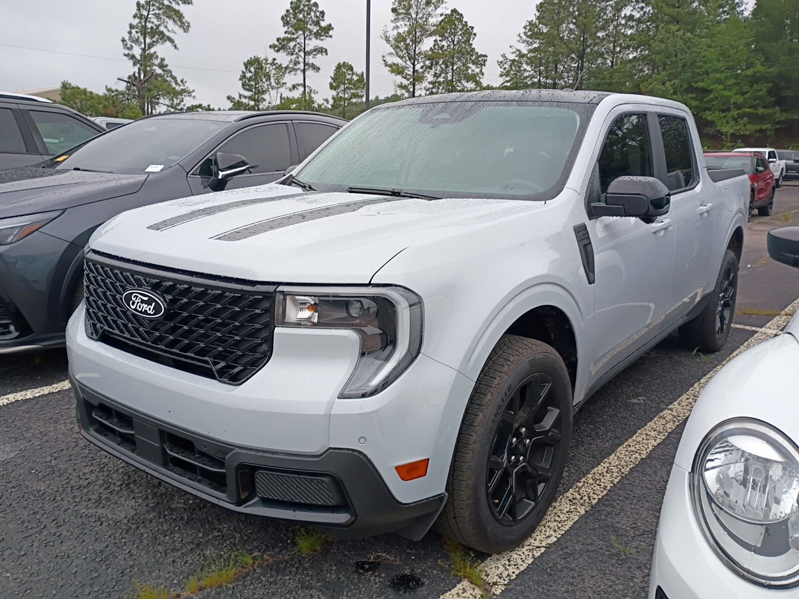 Used 2025 White Ford Lariat image 1