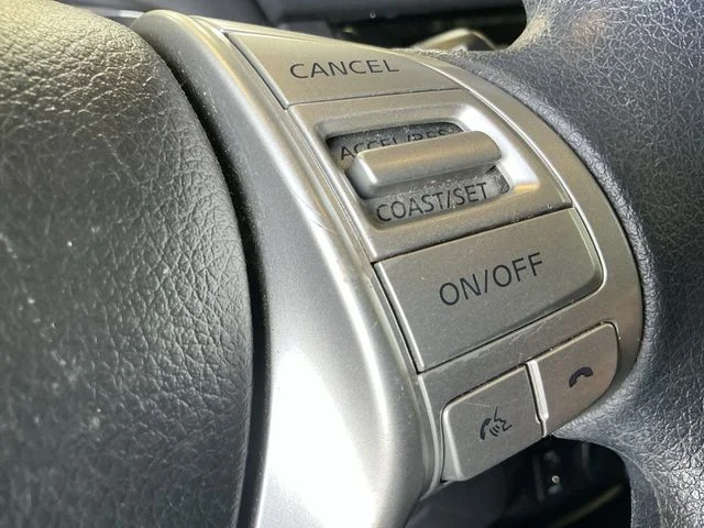 Used 2015 Blue Nissan SV image 19