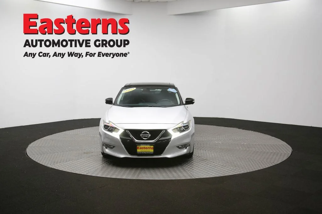 Used 2018 Silver Nissan Platinum image 56