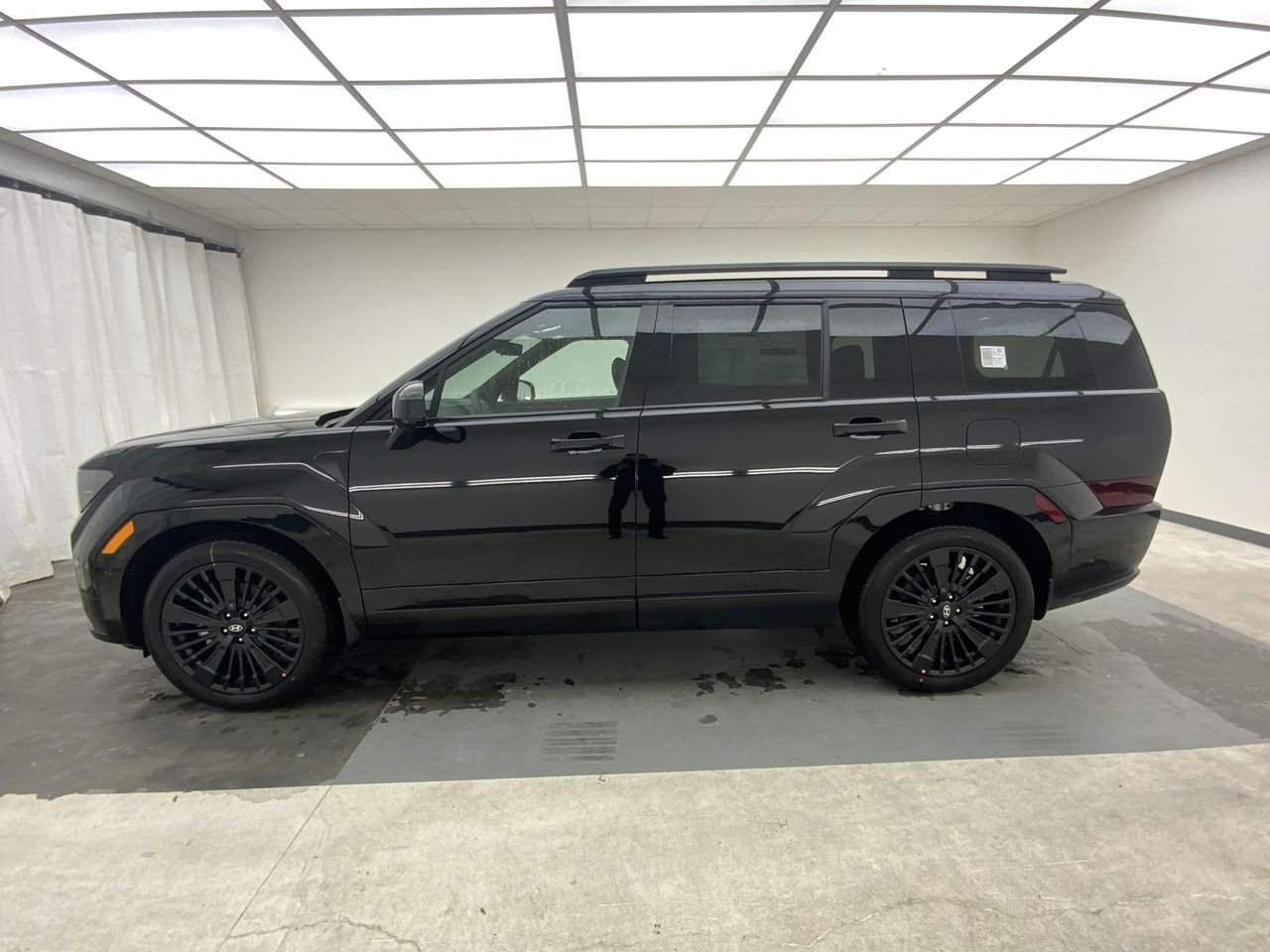 New 2027 Phantom Black Hyundai Calligraphy image 2