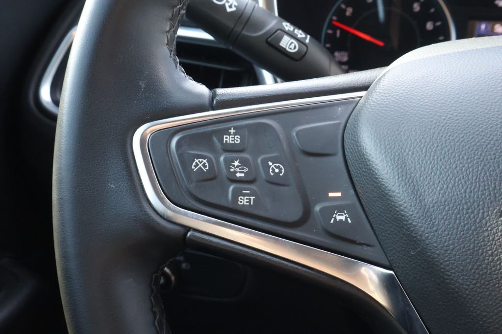 Used 2024 Summit White Chevrolet LT image 17