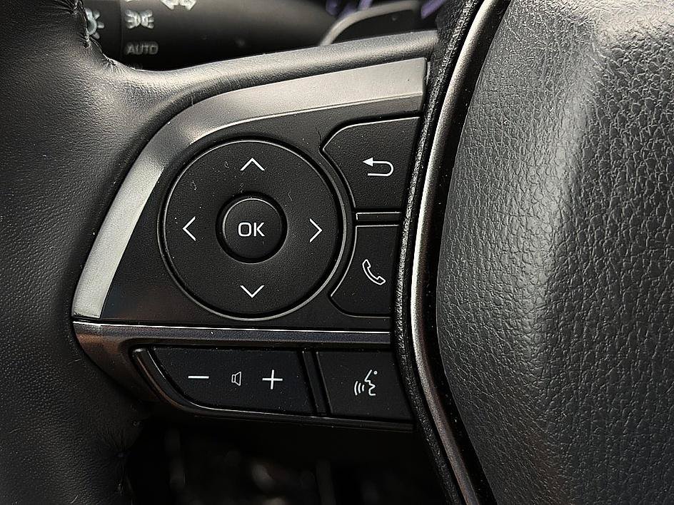 Used 2021 Midnight Black Metallic Toyota SE image 15