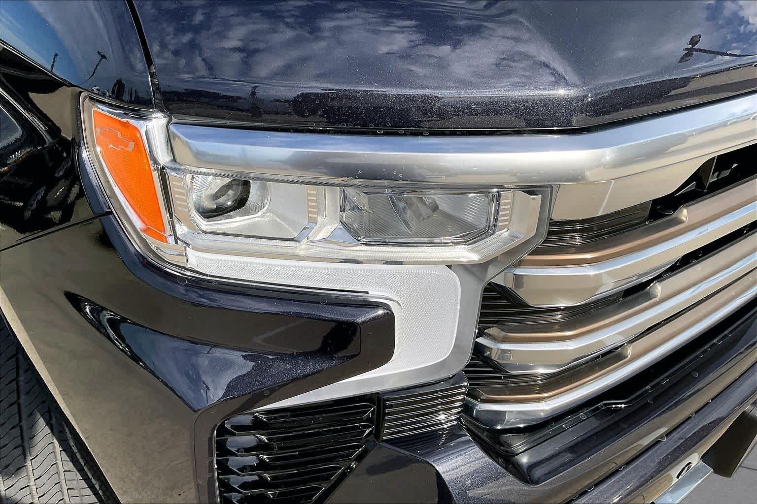 Used 2022 Dark Ash Metallic Chevrolet High Country image 27