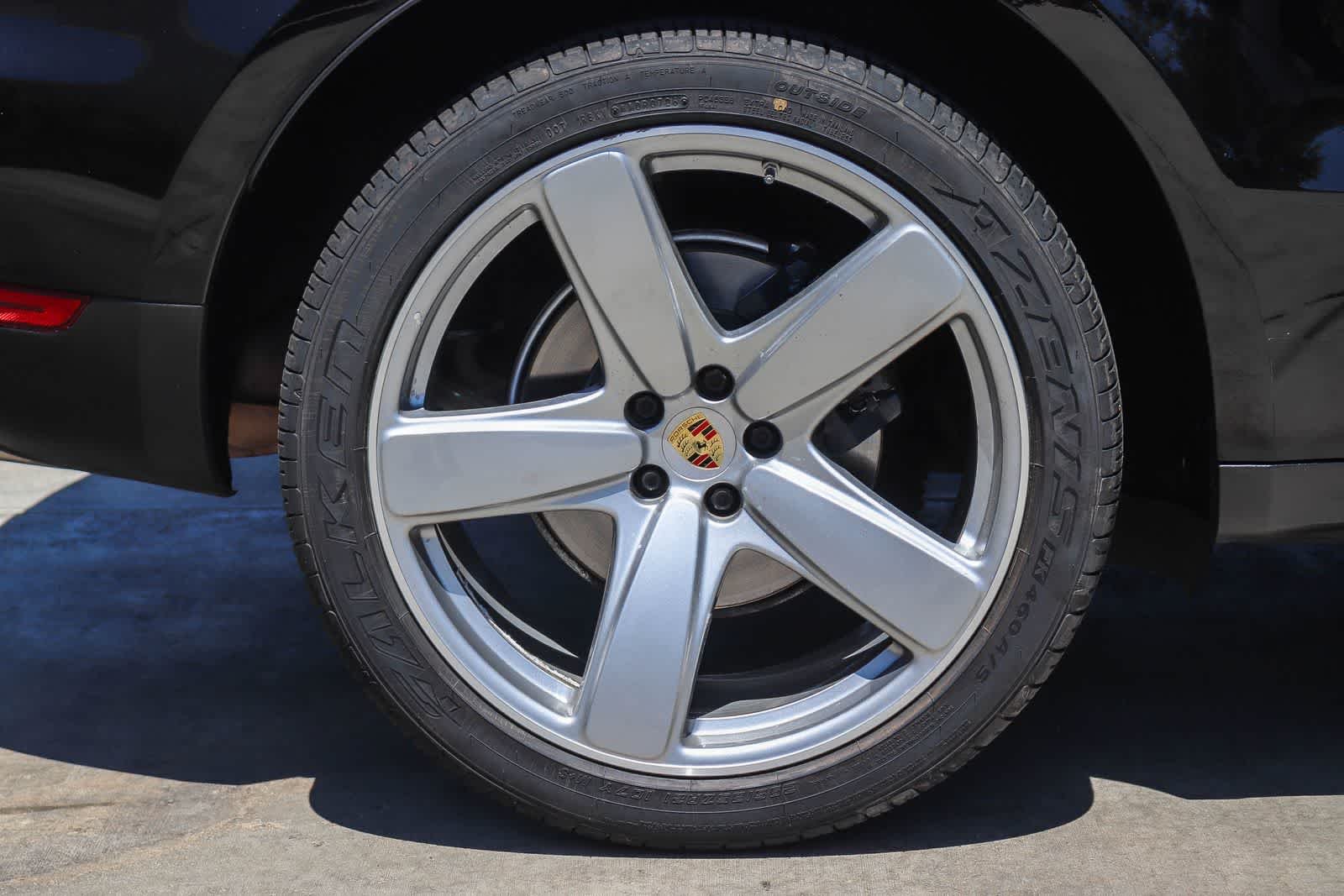 Used 2018 Black Porsche  image 7