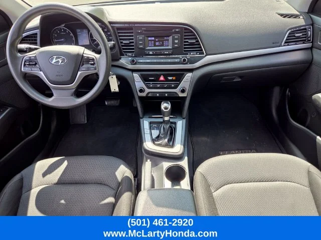 Used 2018 Quartz White Pearl Hyundai SE image 13