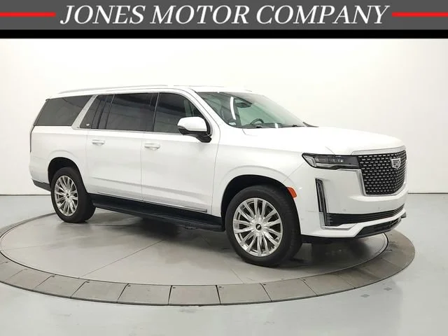 Used 2021 CRYSTAL WHITE TRICOAT Cadillac Premium Luxury image 1