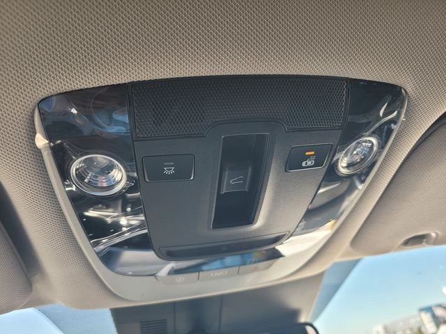 Used 2021 Beige Kia SX image 23