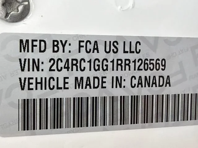Used 2024 White Chrysler Limited image 32