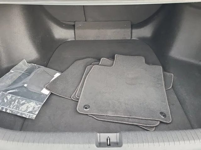 Used 2025 Gray Honda SE image 9