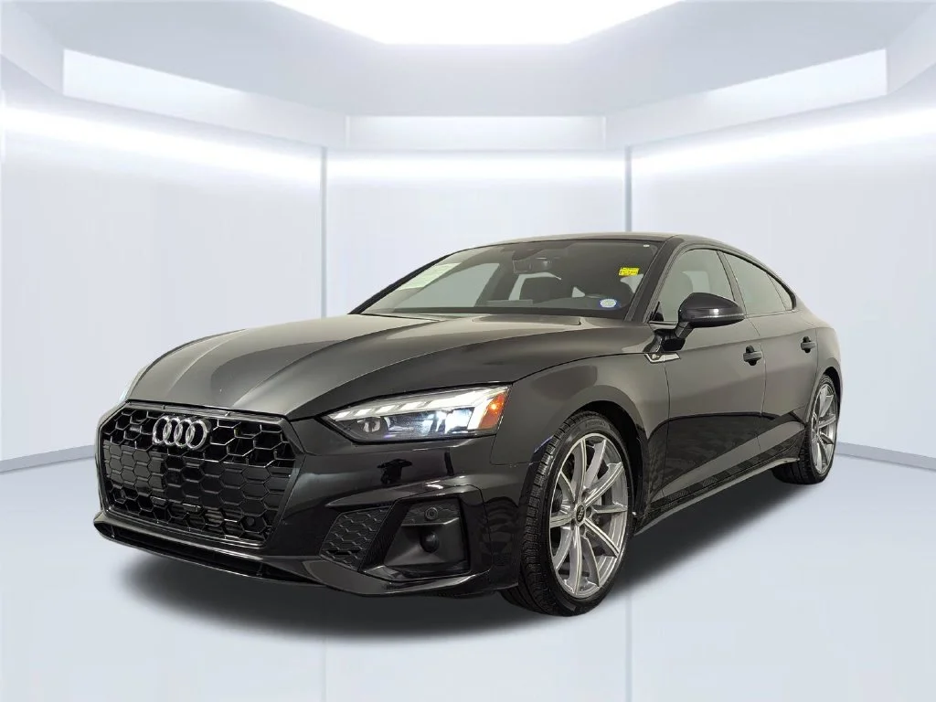 Used 2025 Black Audi 45 S line Premium image 2