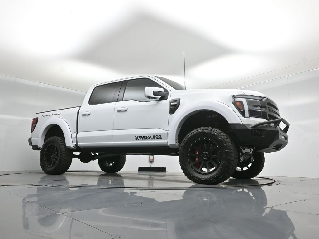 New 2025 Oxford White Ford Lariat image 3
