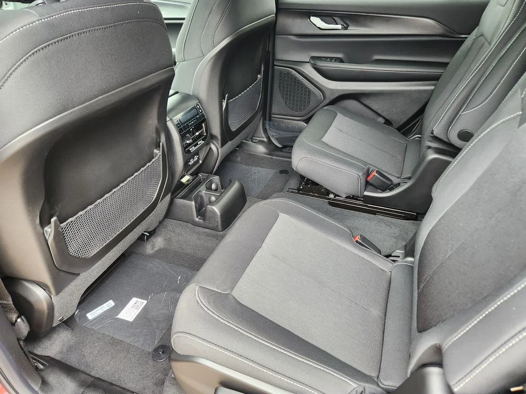 New 2026 Velvet Red Pearl-Coat Exterior Paint Jeep Laredo X image 19