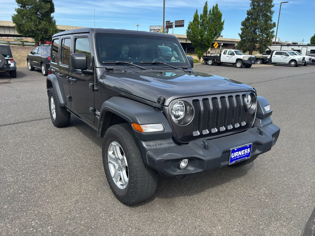 Used 2018 Granite Crystal Metallic Clearcoat Jeep Sport S image 4
