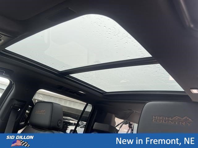 2026 Chevrolet Suburban High Country - Photo 2