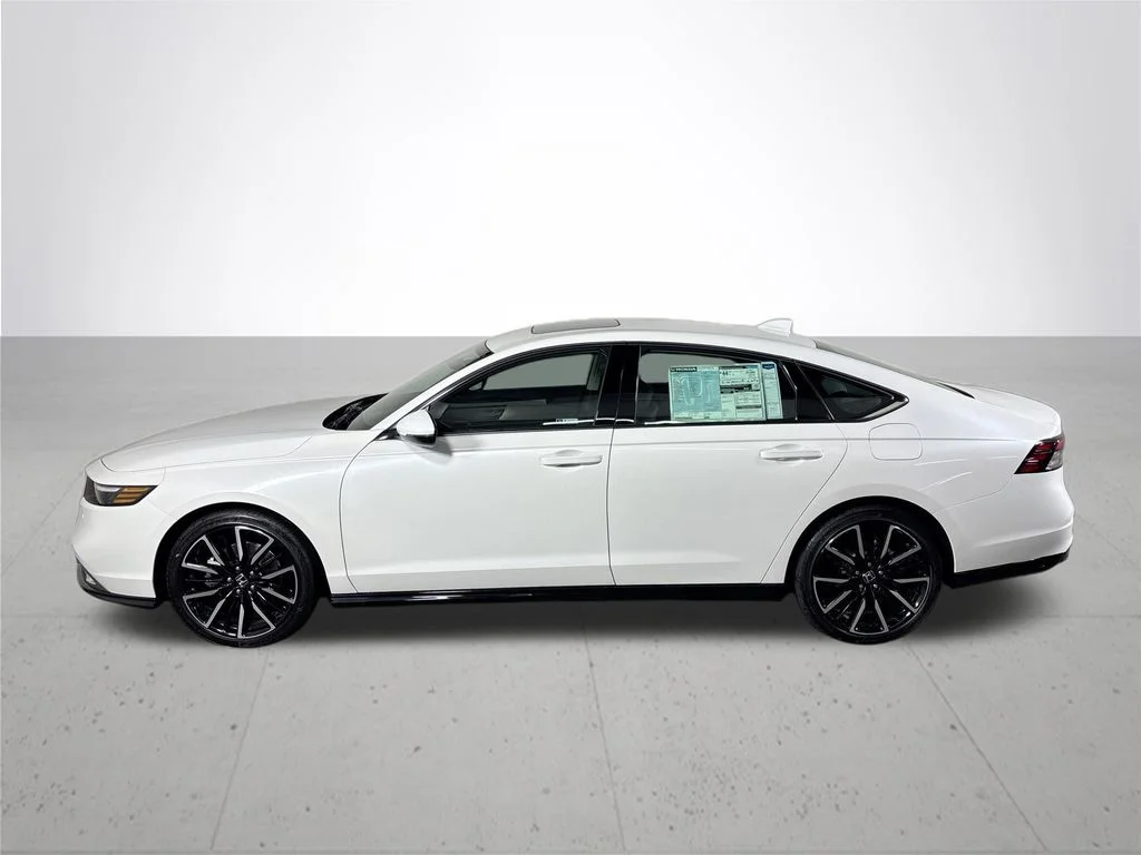 New 2026 Platinum White Pearl Honda Touring image 9