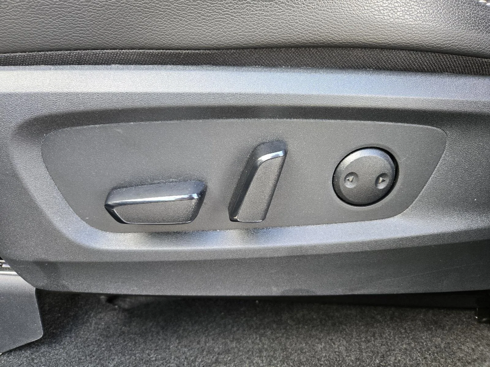 Used 2025 Gun Metallic Nissan SL image 14