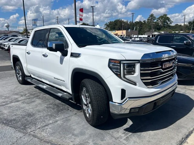 Used 2024 White GMC SLT image 2