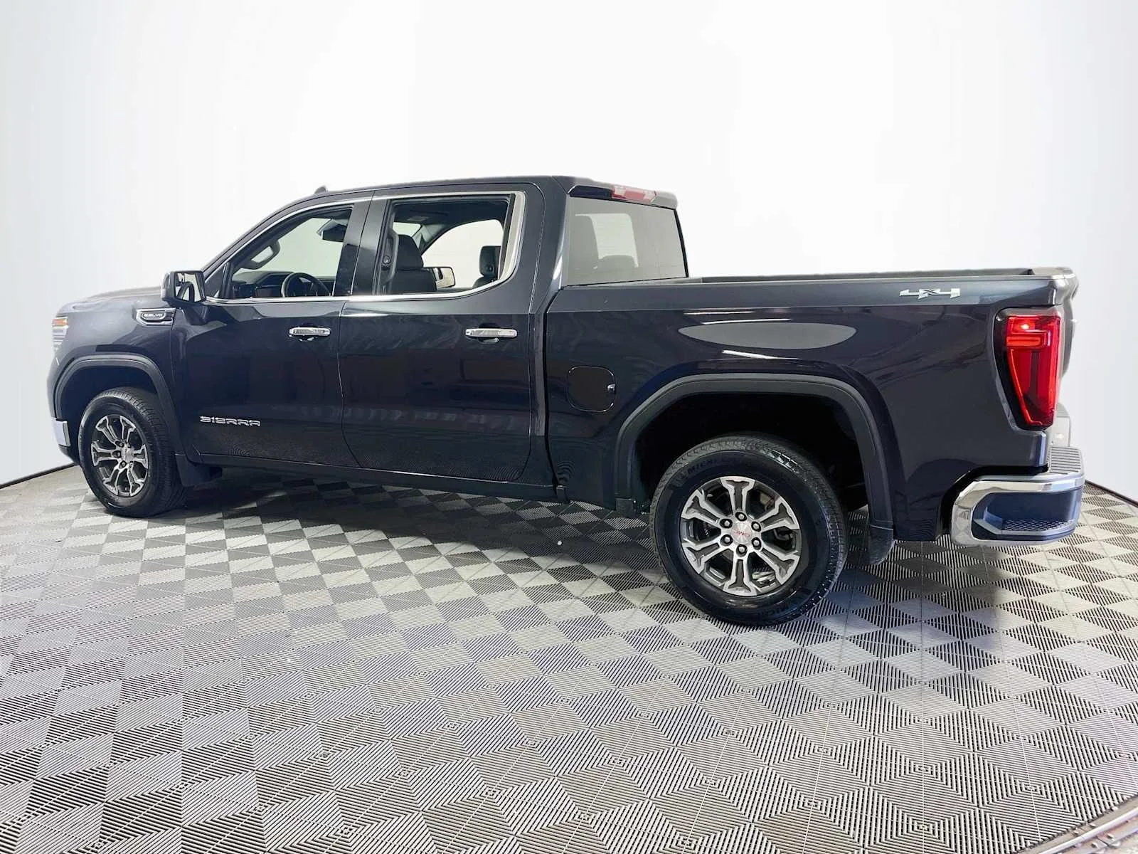 Used 2026 Titanium Rush Metallic GMC SLT image 6