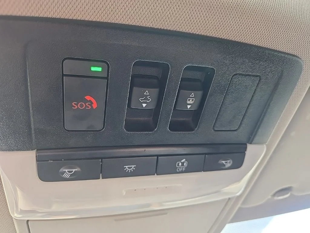 Used 2023 Boulder Gray Pearl Nissan Platinum image 28
