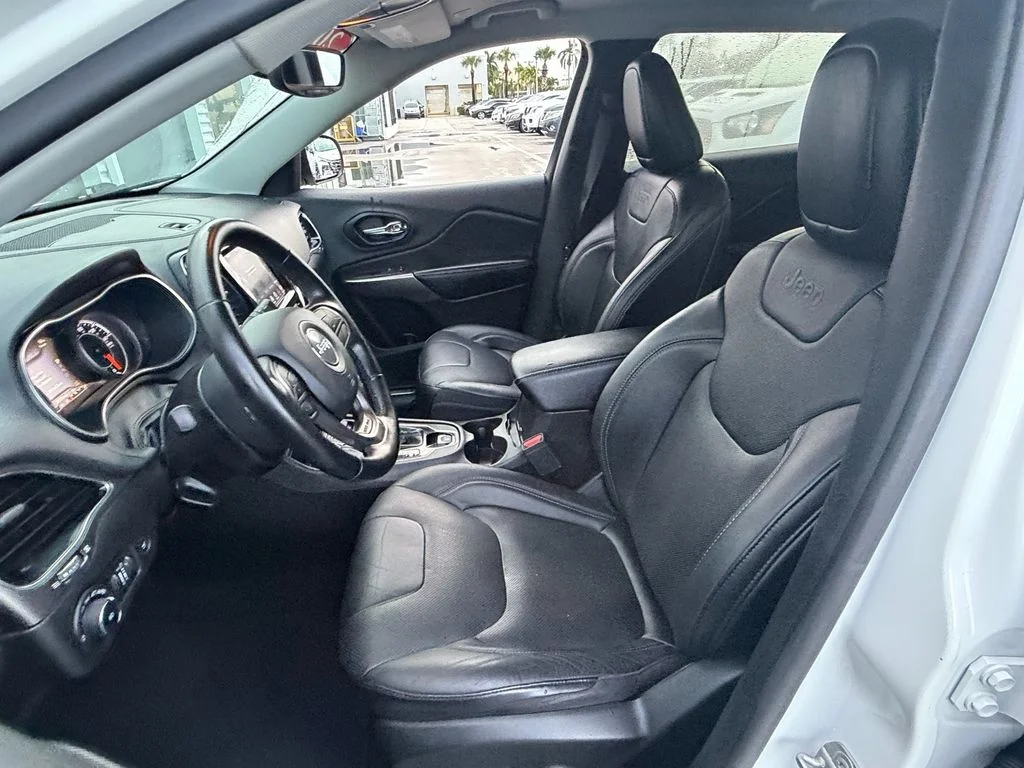 Used 2020 White Jeep Limited image 10