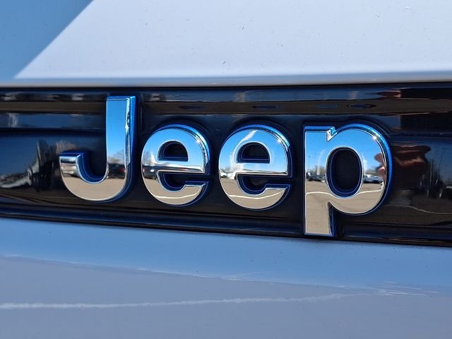 Certified Used 2022 Bright White Clearcoat Jeep Overland 4xe image 31