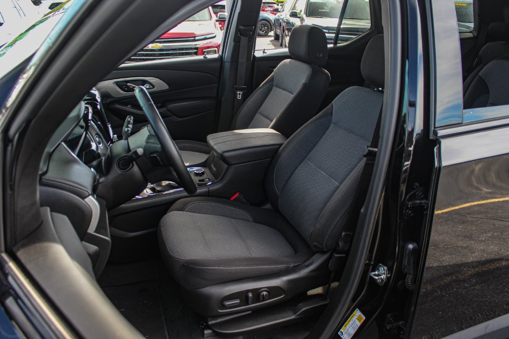 Used 2023 MOSAIC BLACK METALLIC Chevrolet LT Cloth image 12