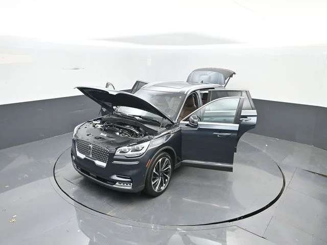 Used 2022 Blue Metallic Lincoln Reserve image 43