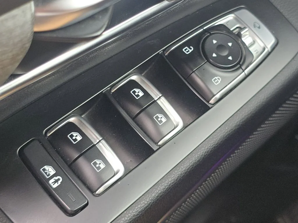 Used 2022 Black Kia SX image 29