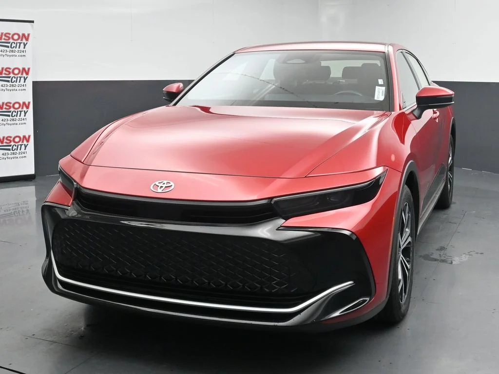 Used 2024 Red Toyota XLE image 3
