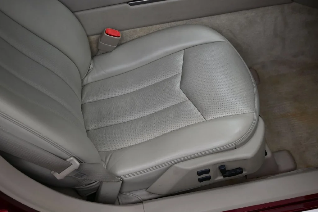 Used 2006 Red Cadillac Base image 11