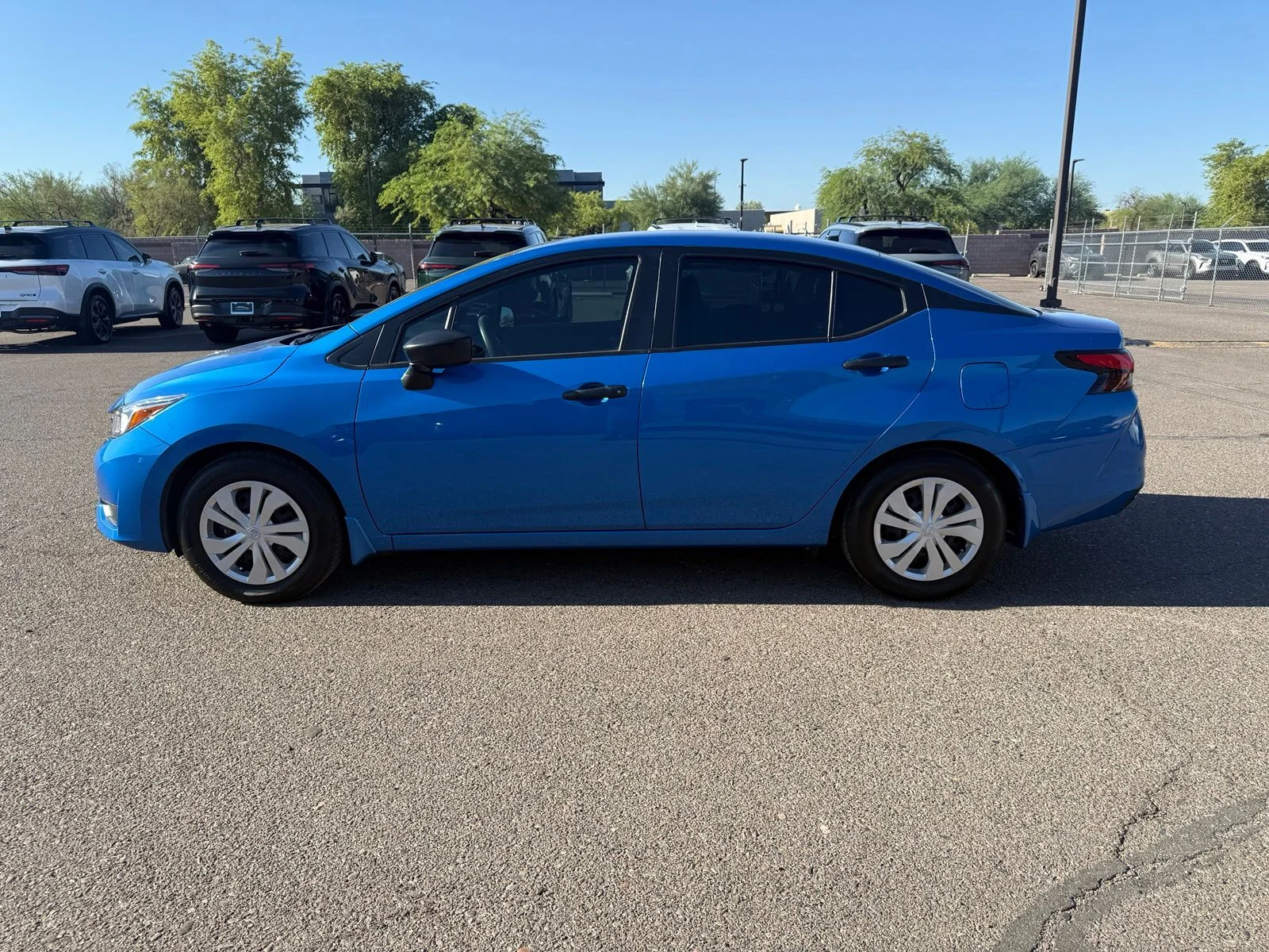 Used 2024 Electric Blue Metallic Nissan 1.6 S image 7