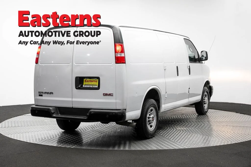 Used 2022 White GMC Work Van image 5