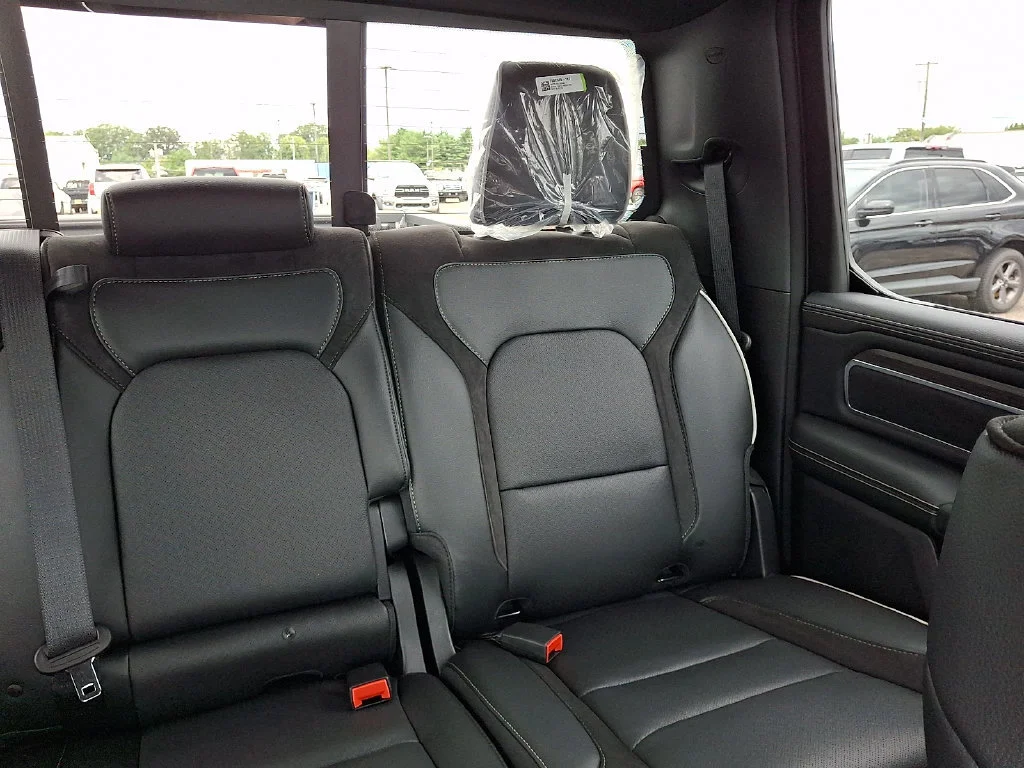 New 2027 Bright White Clear-Coat Exterior Paint RAM Laramie image 15