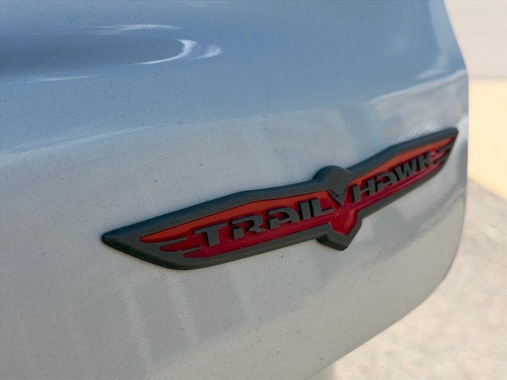 Used 2024 Silver Zynith Metallic Clearcoat Jeep Trailhawk image 5