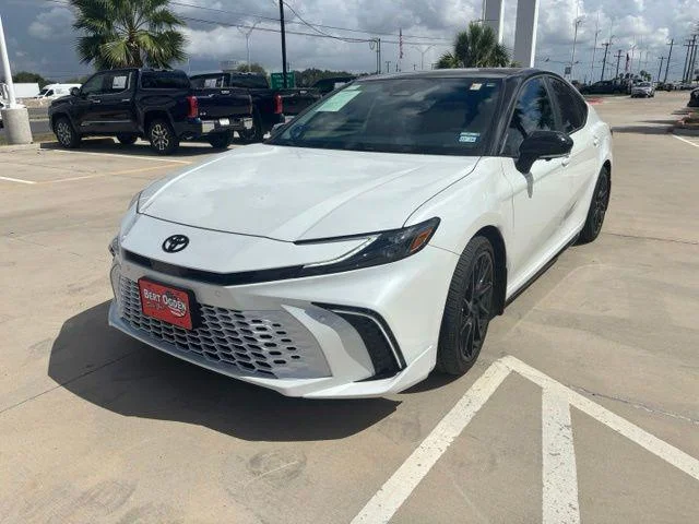 Used 2026 WIND CHILL PEARL*/MIDNIGH Toyota  image 3