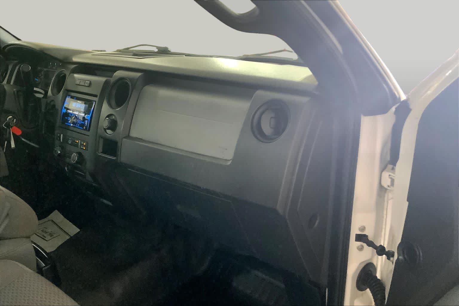 Used 2014 Oxford White Ford XL image 15