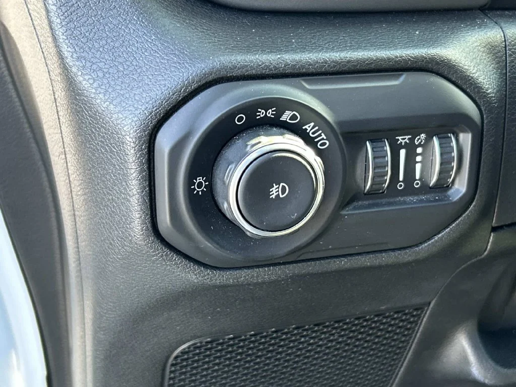 Used 2021 White Jeep Sport S image 39