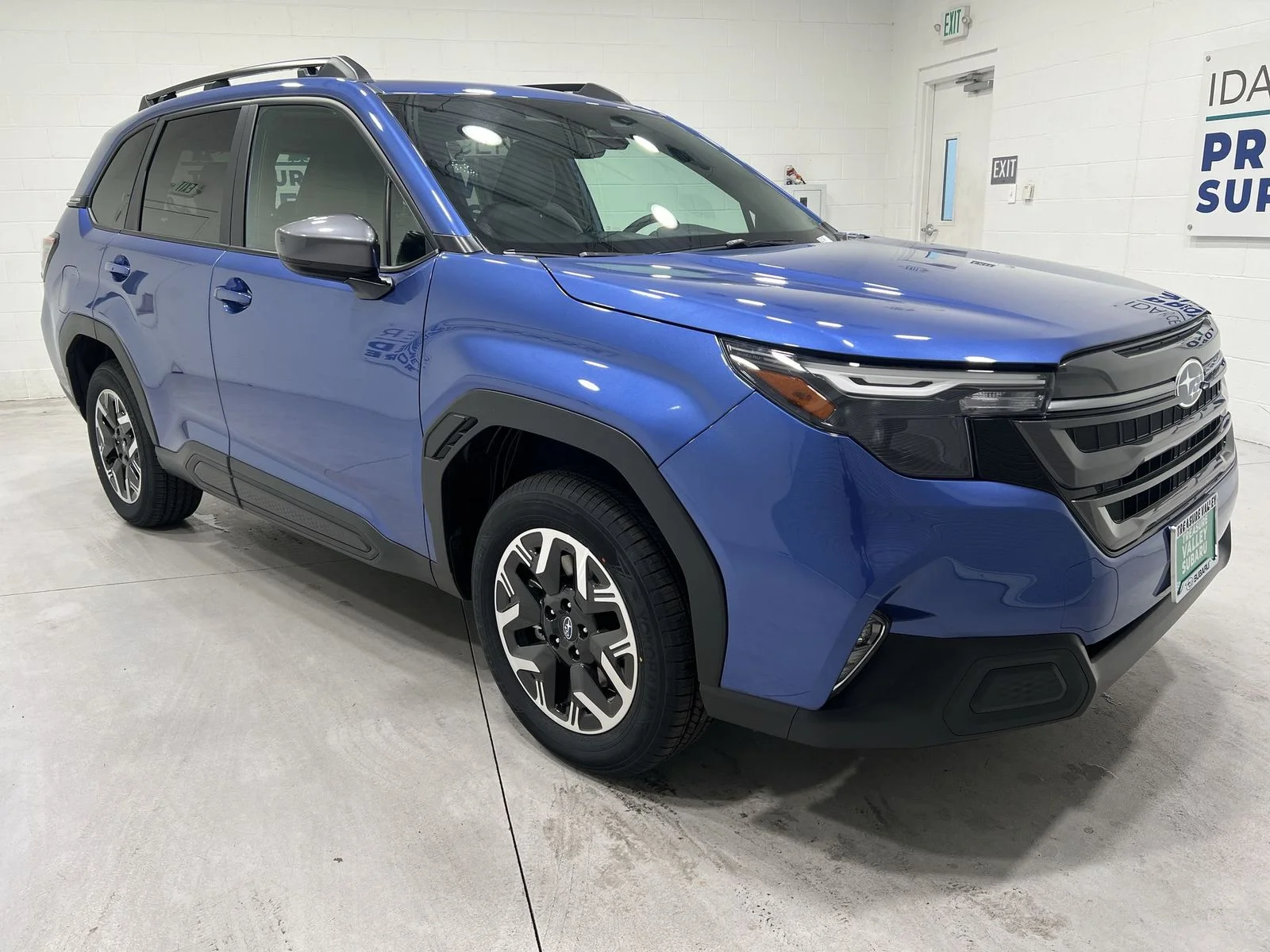 New 2026 DAYBREAK BLUE PEARL Subaru Premium image 2