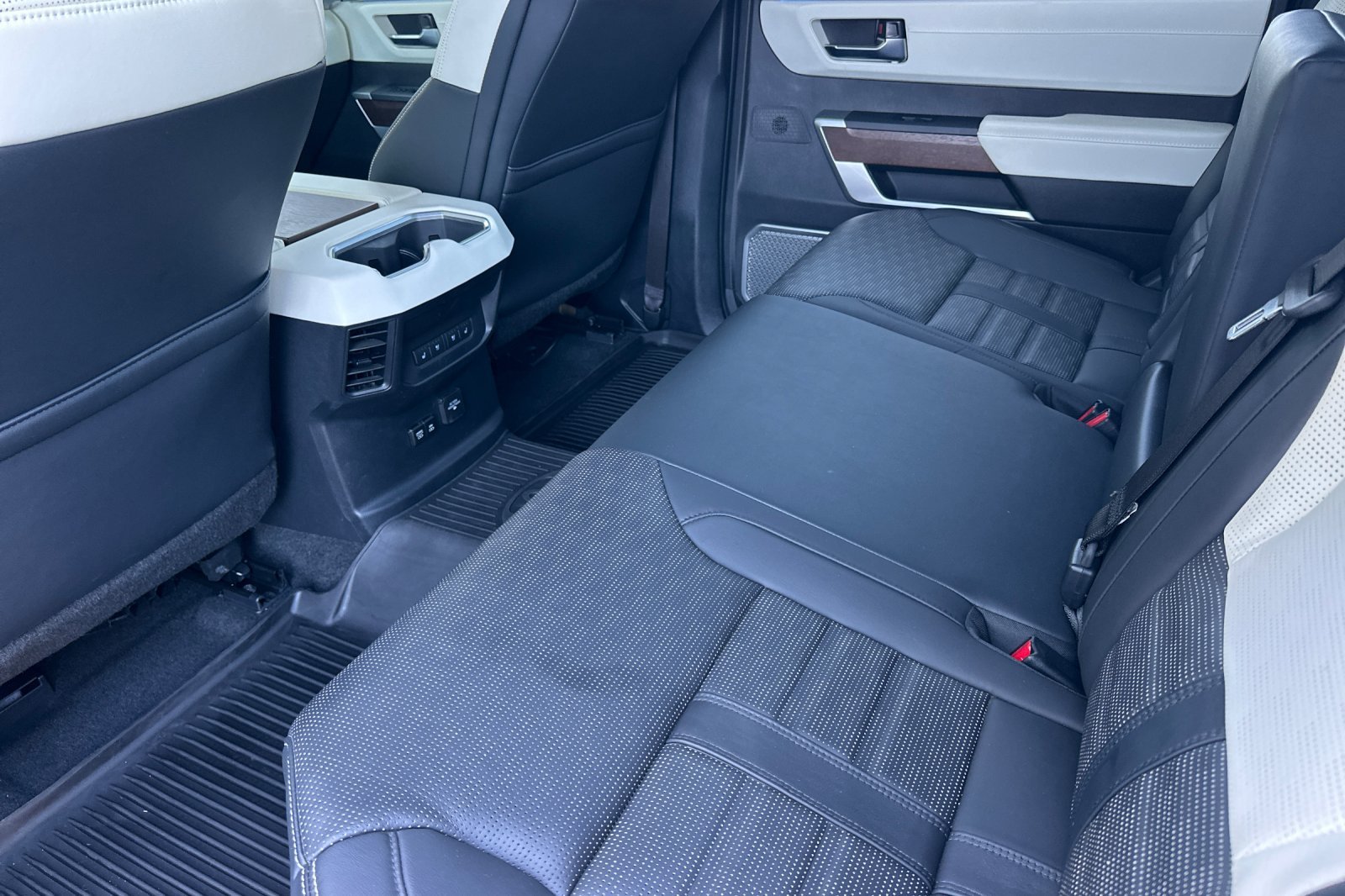 Used 2024 Magnetic Gray Metallic Toyota Capstone Hybrid image 12