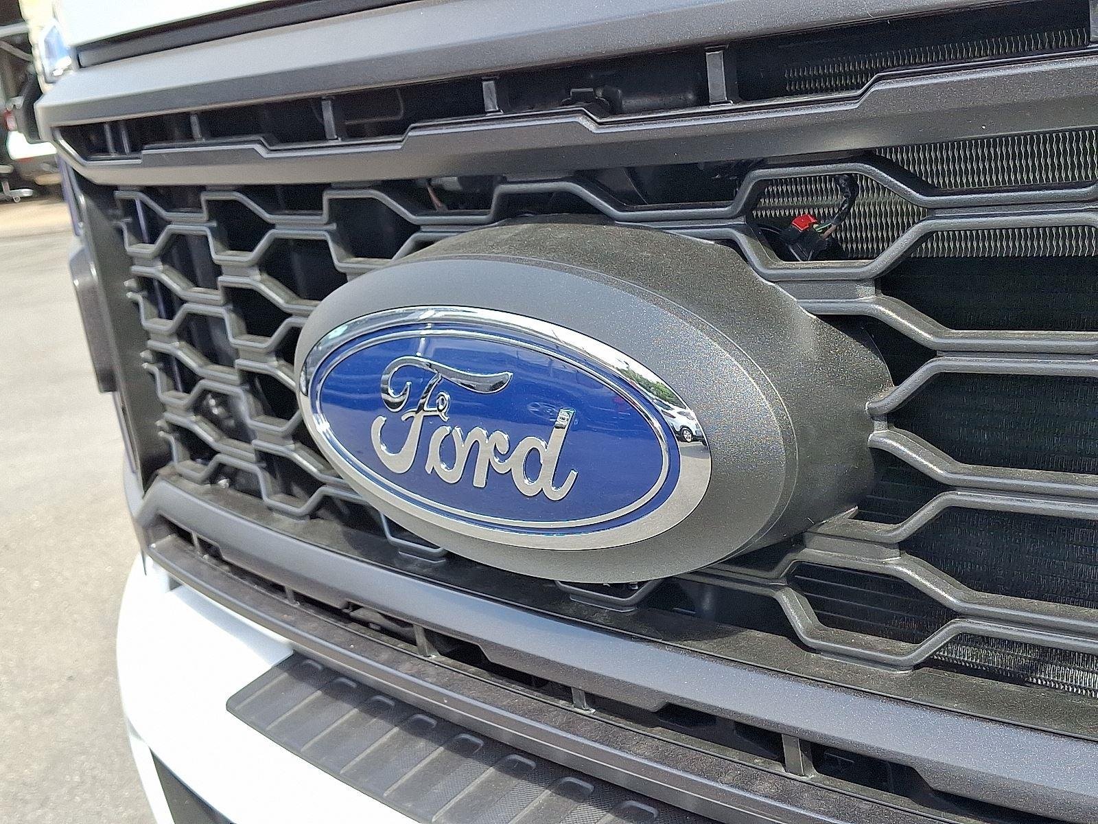 New 2026 Oxford White Ford F-350® XL image 19