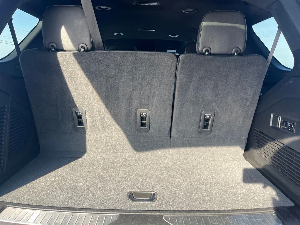 2023 GMC Yukon Denali - Photo 25