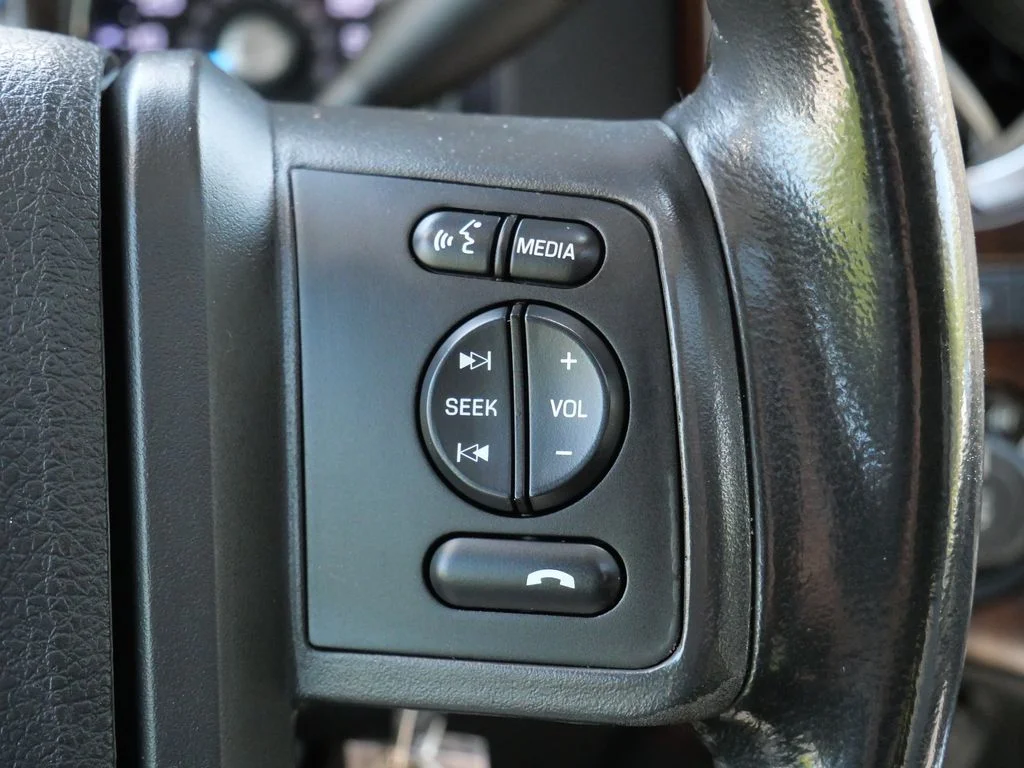 Used 2013 White Ford Lariat image 23